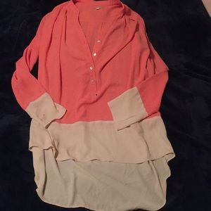 Gianni Bini hi-low blouse. Pink/beige. Sz M